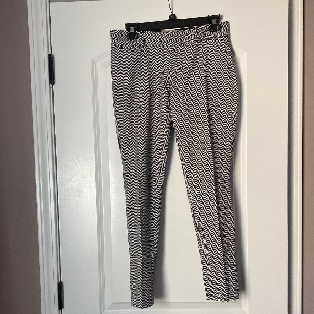 Banana Republic Factory Sloan Fit Black/White Chevron Ankle Pant